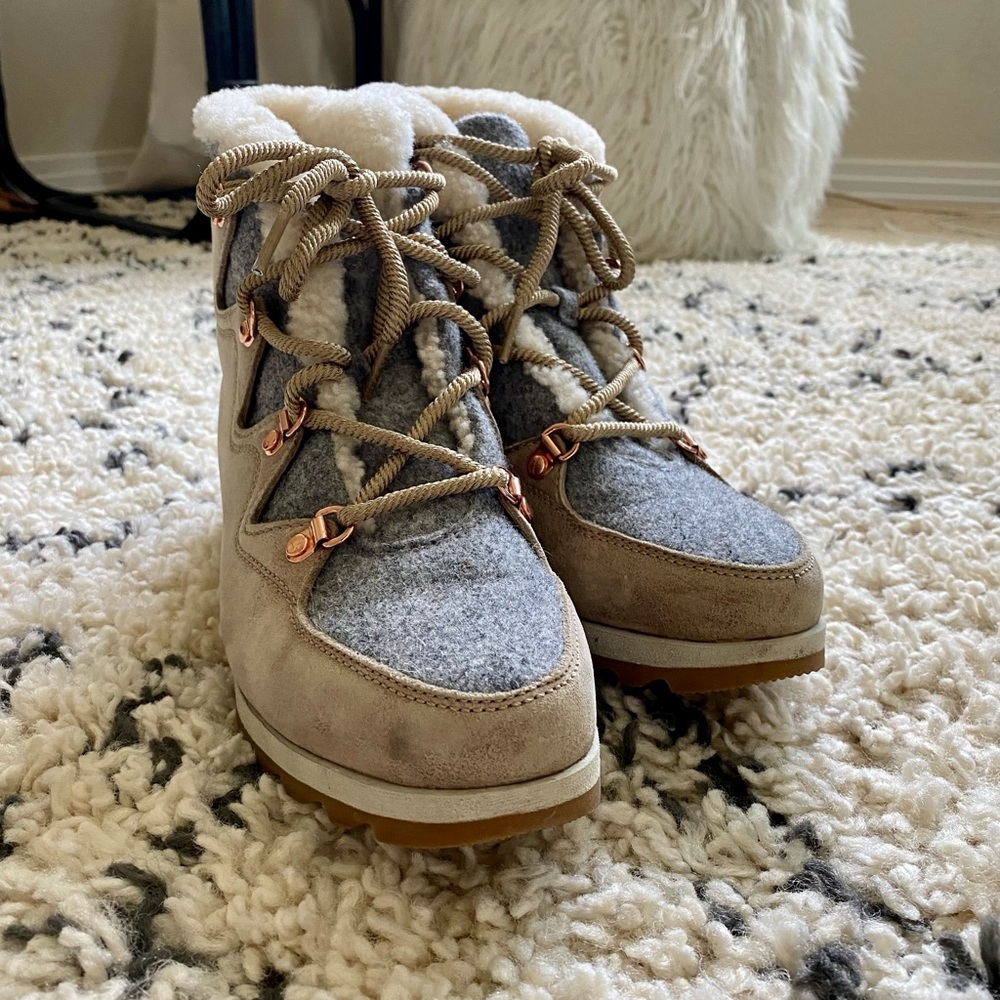 sorel sneakchic alpine holiday boot